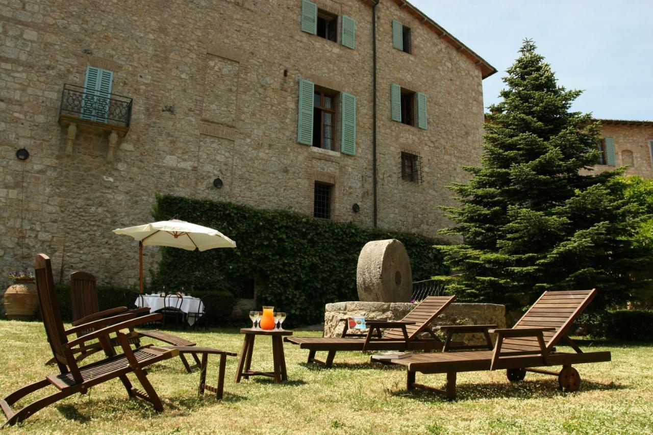 Castello Di Sovicille - Residenza D'Epoca Bed & Breakfast Bagian luar foto