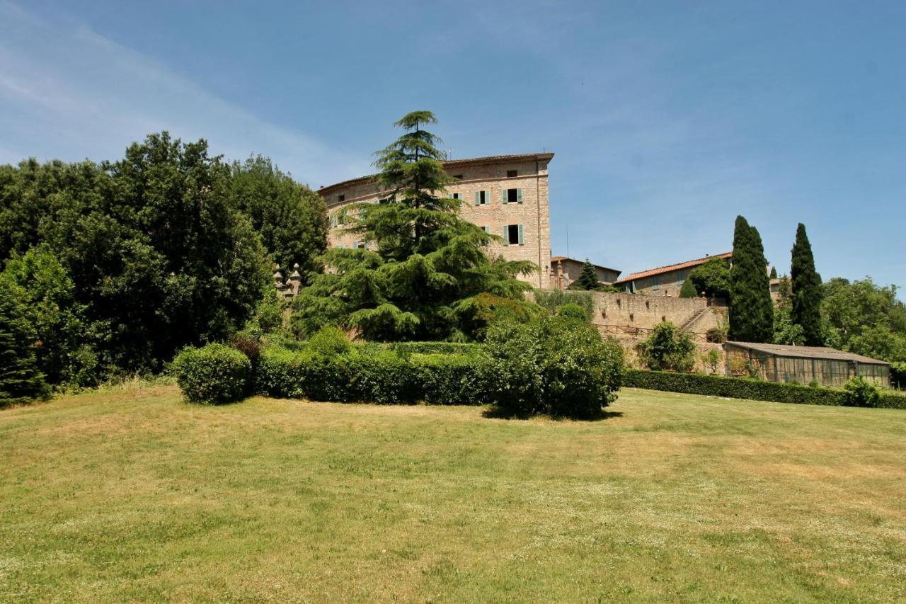 Castello Di Sovicille - Residenza D'Epoca Bed & Breakfast Bagian luar foto