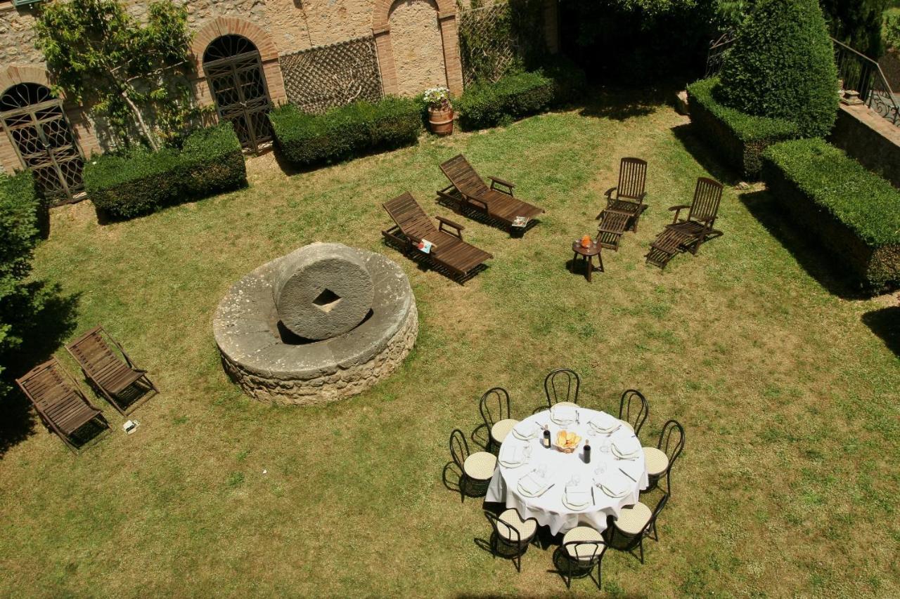 Castello Di Sovicille - Residenza D'Epoca Bed & Breakfast Bagian luar foto