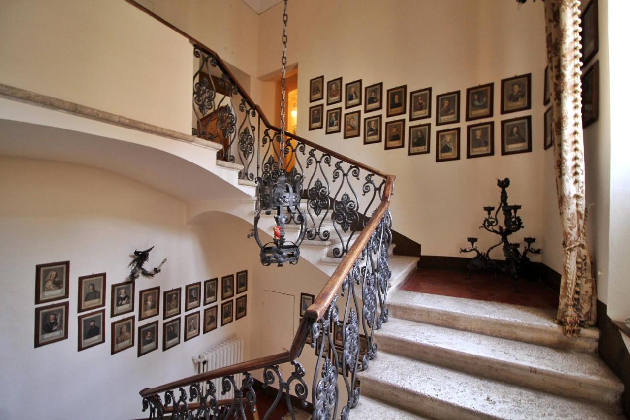 Castello Di Sovicille - Residenza D'Epoca Bed & Breakfast Bagian luar foto