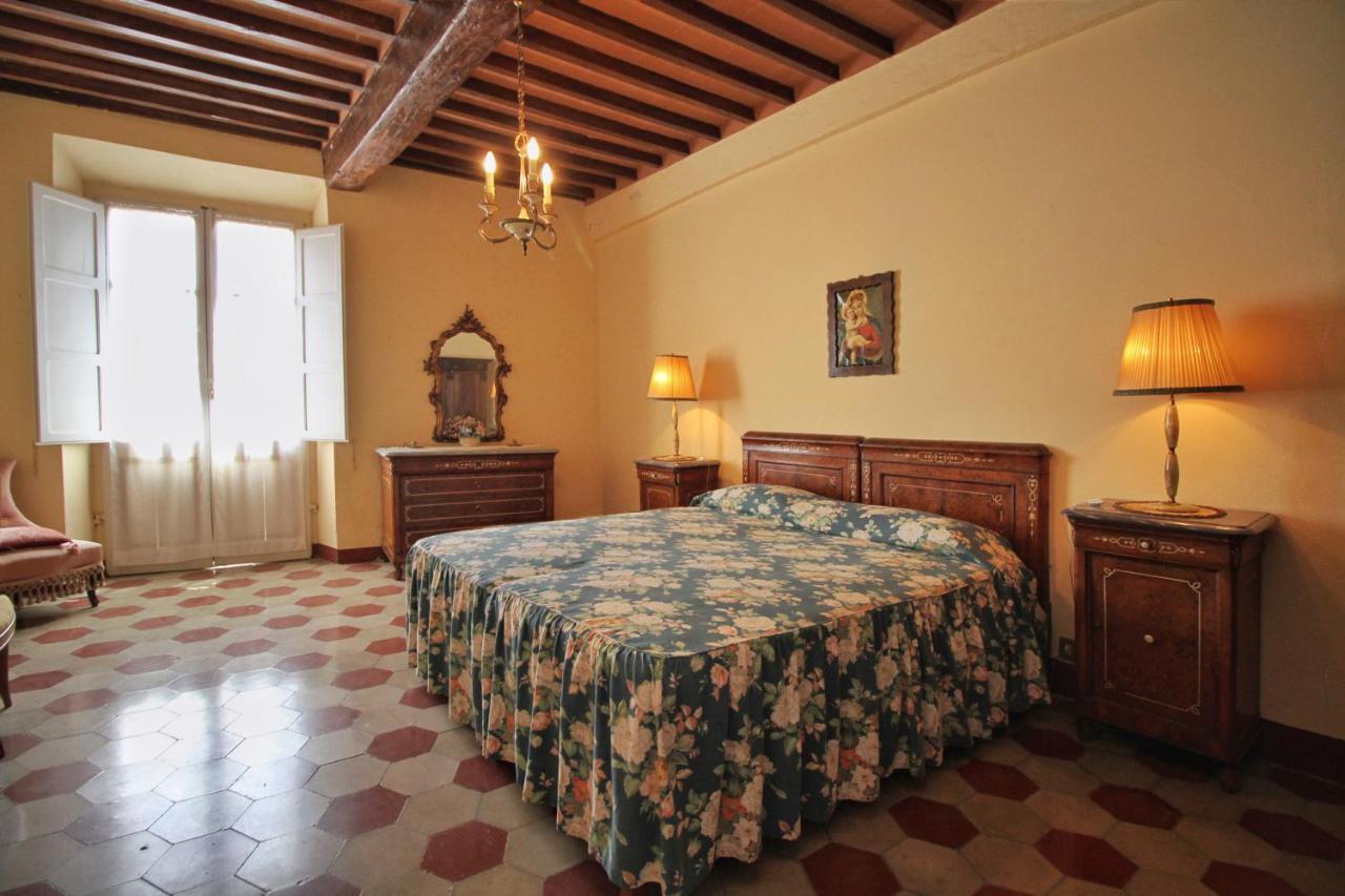 Castello Di Sovicille - Residenza D'Epoca Bed & Breakfast Bagian luar foto
