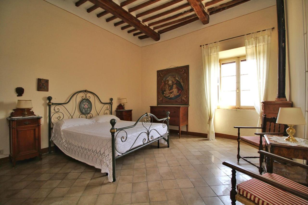 Castello Di Sovicille - Residenza D'Epoca Bed & Breakfast Bagian luar foto