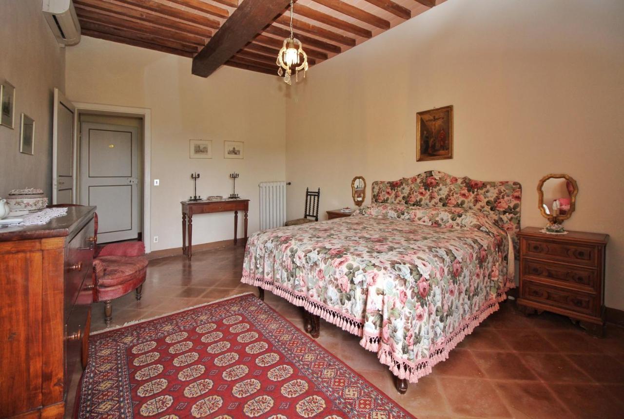 Castello Di Sovicille - Residenza D'Epoca Bed & Breakfast Bagian luar foto