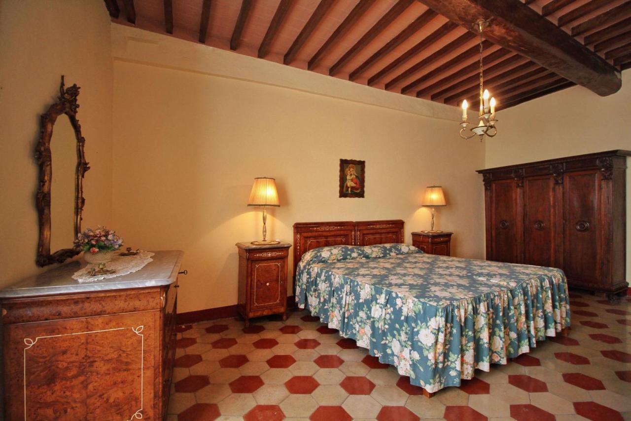Castello Di Sovicille - Residenza D'Epoca Bed & Breakfast Bagian luar foto