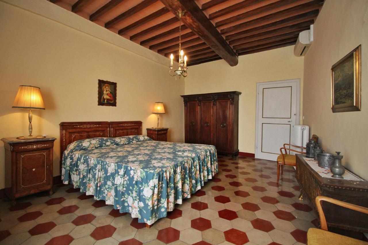 Castello Di Sovicille - Residenza D'Epoca Bed & Breakfast Bagian luar foto