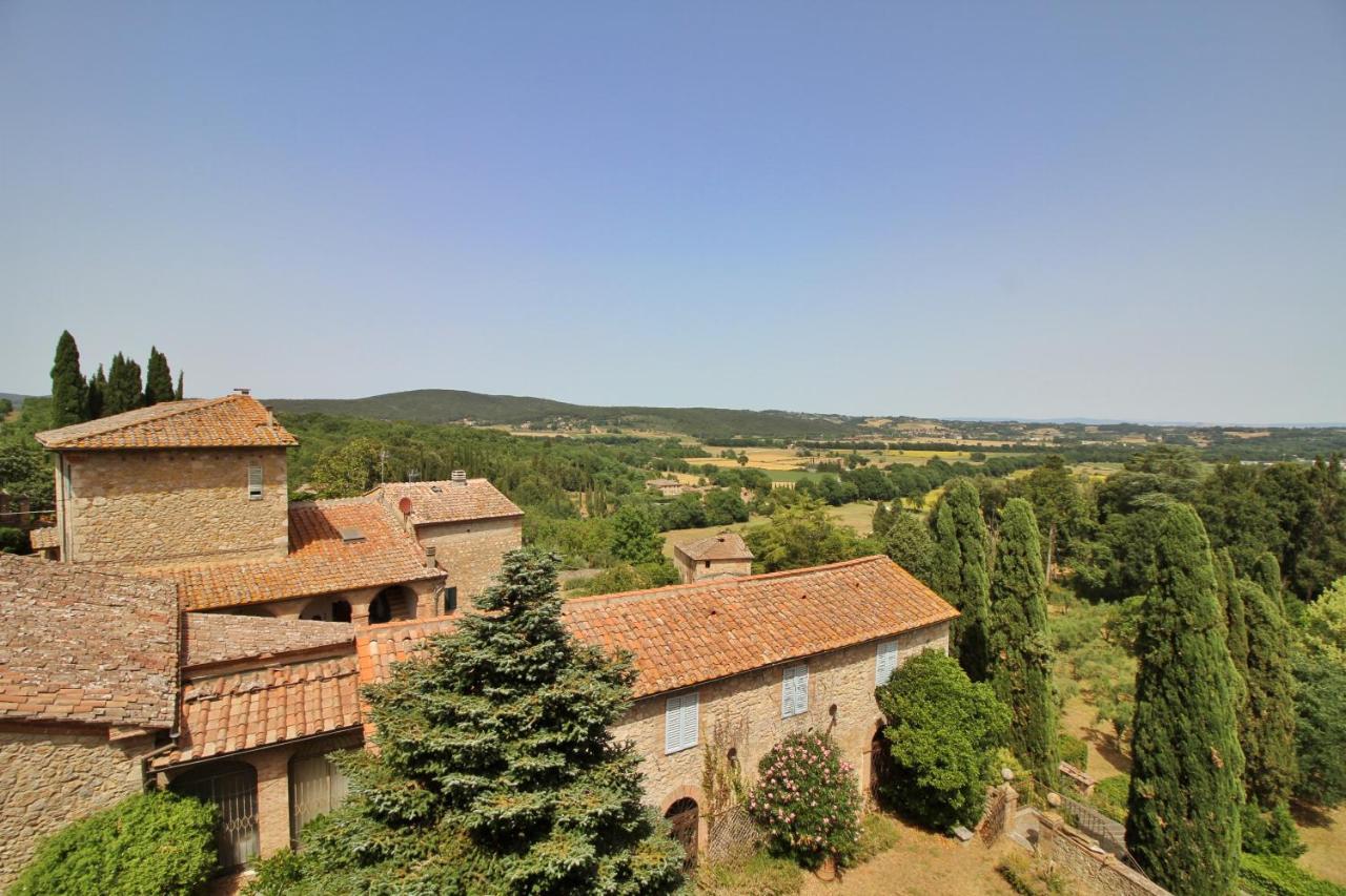 Castello Di Sovicille - Residenza D'Epoca Bed & Breakfast Bagian luar foto
