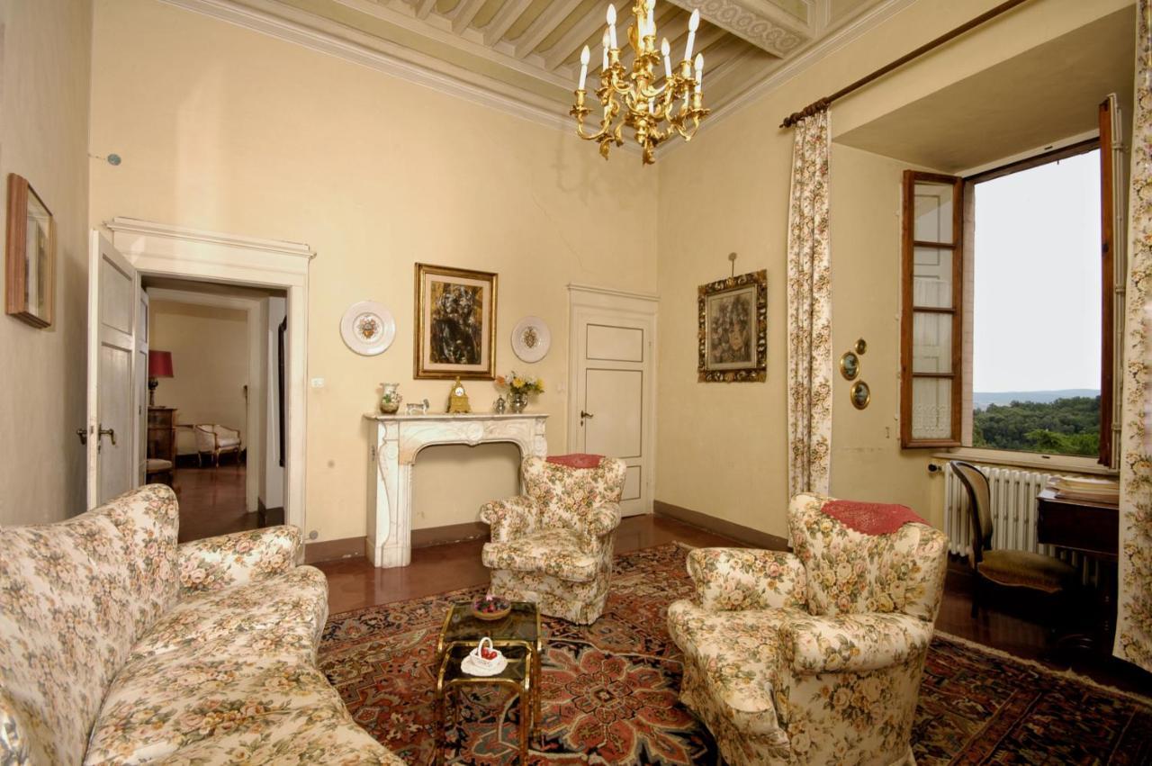 Castello Di Sovicille - Residenza D'Epoca Bed & Breakfast Bagian luar foto