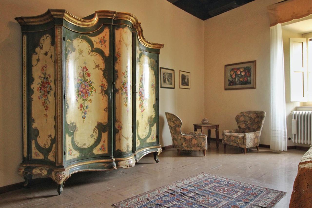 Castello Di Sovicille - Residenza D'Epoca Bed & Breakfast Bagian luar foto