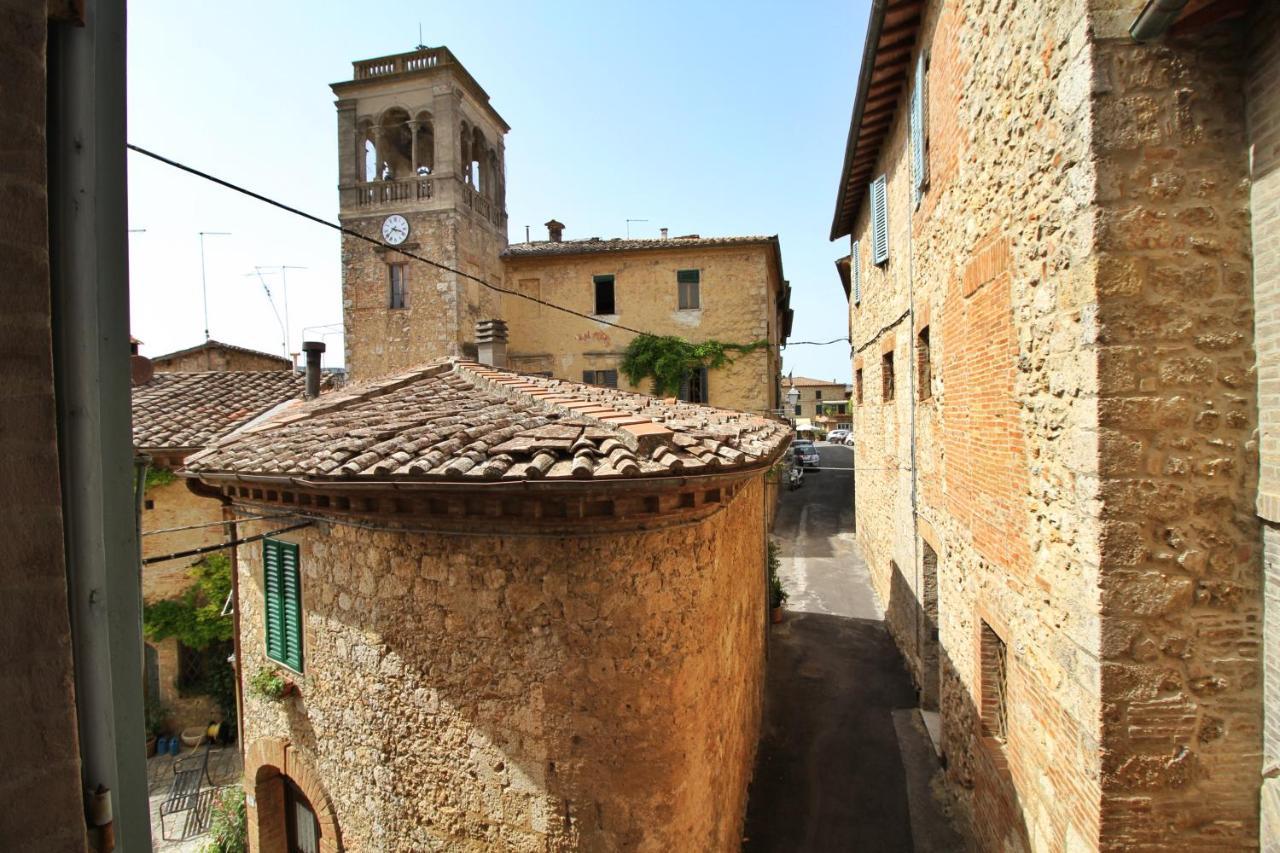 Castello Di Sovicille - Residenza D'Epoca Bed & Breakfast Bagian luar foto