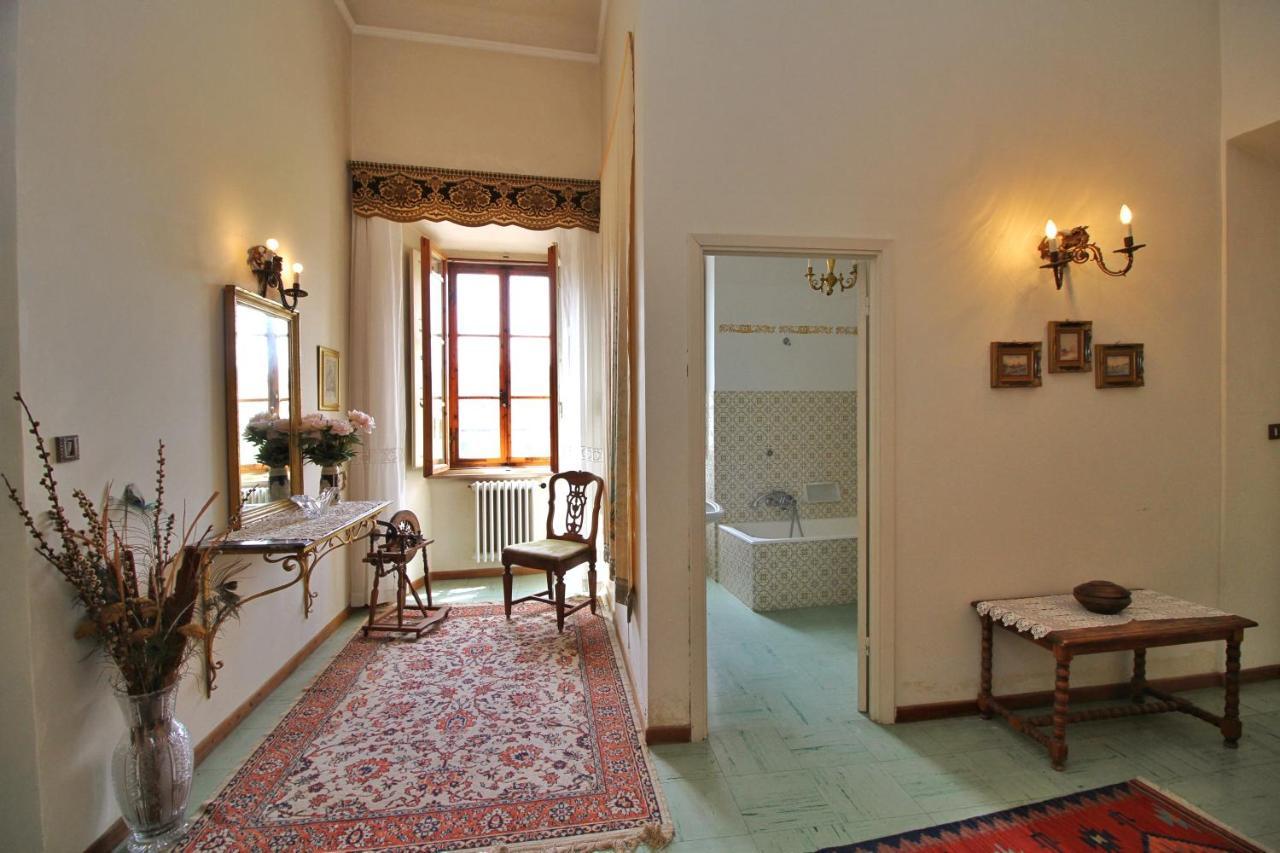 Castello Di Sovicille - Residenza D'Epoca Bed & Breakfast Bagian luar foto