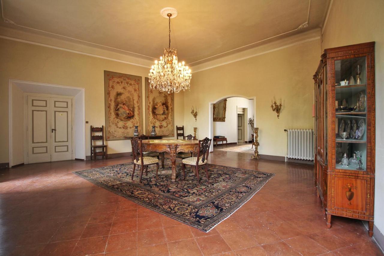 Castello Di Sovicille - Residenza D'Epoca Bed & Breakfast Bagian luar foto